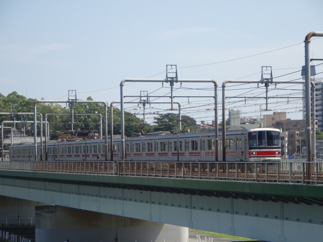 東急新横浜線への乗り入れが予定されている目黒線3000系電車