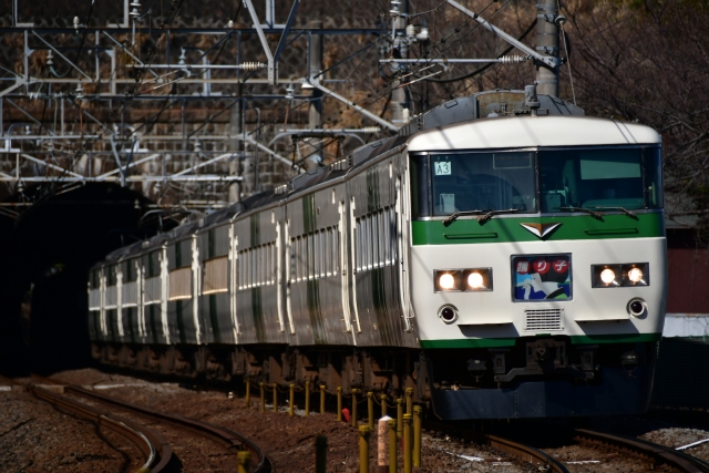 2021年3月13日のダイヤ改正で特急「踊り子」から引退するJR東日本185系電車
