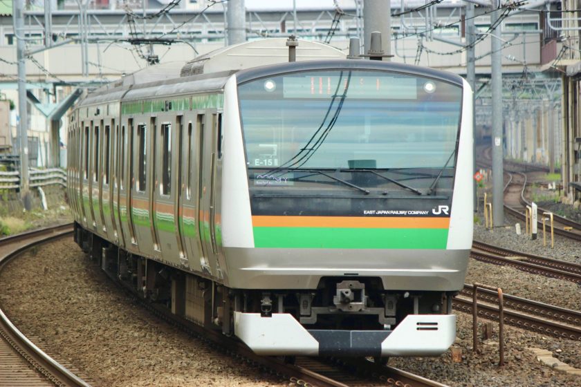 上野東京ラインや湘南新宿ラインなどで幅広く活躍するJR東日本E233系3000番代電車