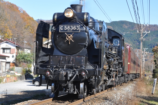 蒸気機関車C58形による秩父鉄道「SLパレオエクスプレス」