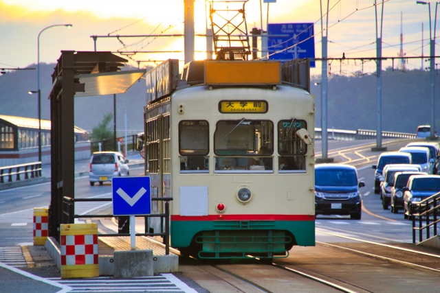富山地方鉄道市内電車は除雪作業のため一部区間で運転見合わせ(イメージ)