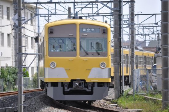 西武遊園地→「多摩湖」、遊園地西→「西武園ゆうえんち」 3月13日駅名変更