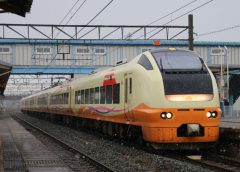 特急「いなほ」に使用されるJR東日本E653系電車