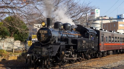 真岡鐵道「SLもおか」で客車を牽引する「C12 66」形蒸気機関車