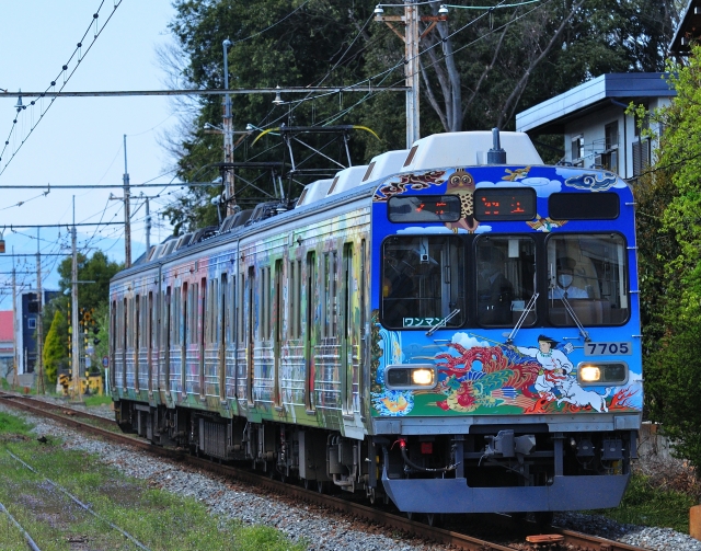 秩父鉄道7500系のフルラッピング電車「秩父三社トレイン」