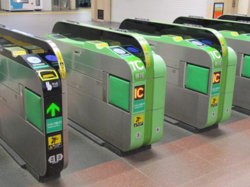 3月13日からはSuicaが入場券代わりに JR東日本「タッチでエキナカ」開始