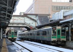 東北本線福島駅に停車中のJR東日本701系電車(写真AC/KUZUHA)