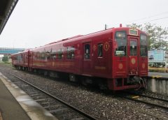 レストラン列車「ことこと列車」(現在運休中)として運行している平成筑豊鉄道400形気動車
