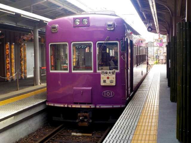 嵐電嵐山本線の京福電気鉄道モボ101形電車