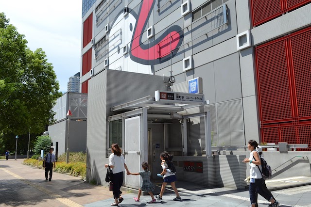 「キッズプラザ大阪」や扇町公園の最寄駅で子ども連れの方の利用も多いOsaka Metro扇町駅(写真:TOKYO STUDIO/Katsumi)