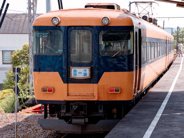 大井川鐵道大井川本線16000系電車は元近鉄南大阪線・吉野線の特急車両(写真AC/呑み鐵)