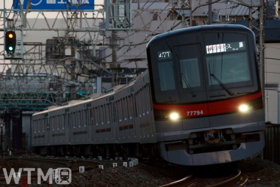 「THライナー」が草加駅に臨時停車 東京メトロ日比谷線・東武線直通の座席指定列車