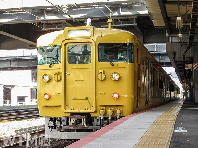 山陽本線徳山駅に停車中のJR西日本115系電車(nozomi500/写真AC)