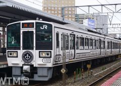 観光列車「La Malle de Bois」に使用されるJR西日本213系電車(KUZUHA/写真AC)
