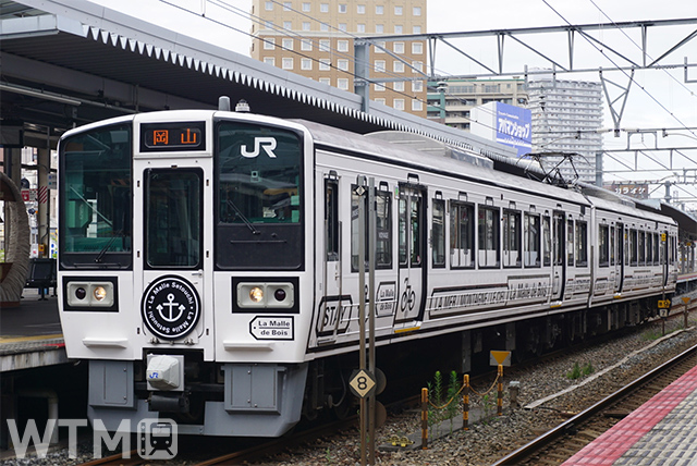 観光列車「La Malle de Bois」に使用されるJR西日本213系電車(KUZUHA/写真AC)