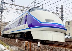 東武特急「スペーシア」100系電車(fujikiseki1606/写真AC)