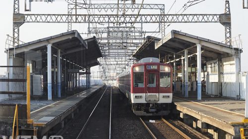 大阪線俊徳道駅に停車中の近鉄9200系電車(猫山八郎/写真AC)