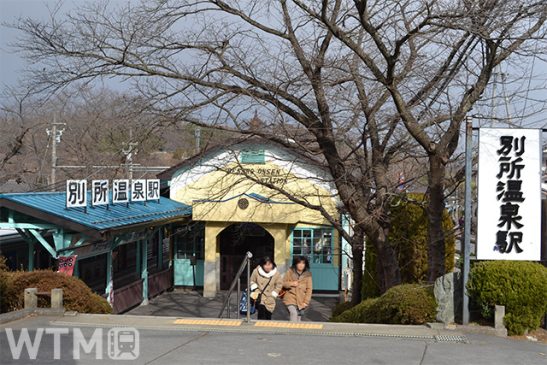 上田電鉄 別所温泉駅に期間限定「駅ピアノ」 別所線開業100周年・日本遺産1周年記念
