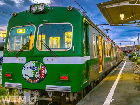 日本夜景遺産を楽しむ岳南電車「夜景電車」 富士山のふもとで工場夜景と暗闇と静寂を