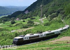 立野駅〜赤水駅間のスイッチバックを走行するJR九州キハ183系気動車 特急「あそぼーい!」(Norimasa/写真AC)