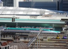東京駅に停車中の東北・北海道新幹線E5系(ぽわん/写真AC)