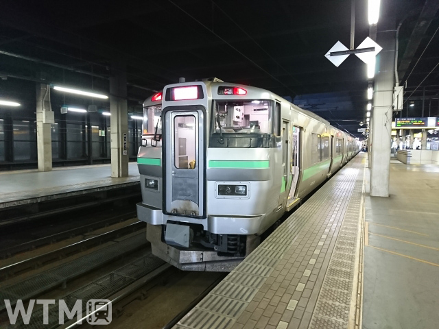 札幌駅に停車中のJR北海道733系電車(ks@f/写真AC)