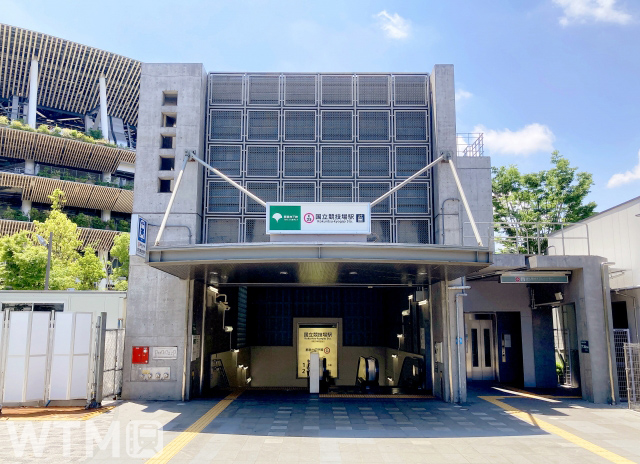 東京2020大会に伴い利用が制限される都営大江戸線 国立競技場駅A2出入口(fujikiseki1606/写真AC)