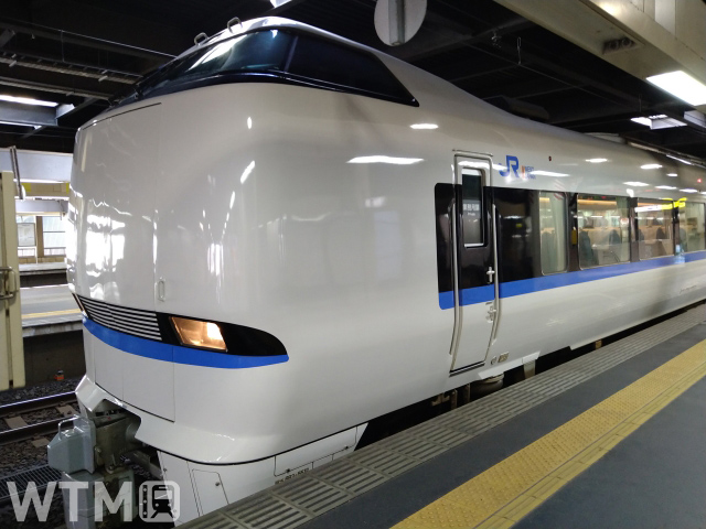 金沢駅に停車中の特急「サンダーバード」JR西日本683系電車(とちぎ/写真AC)