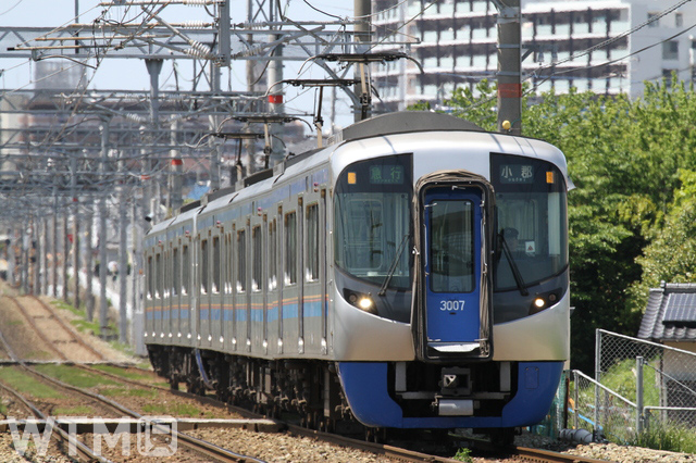 西鉄3000形電車(トモくん/PIXTA)