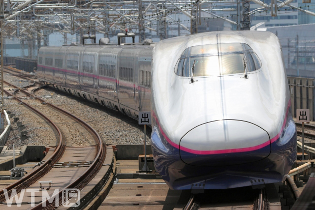 東北新幹線・上越新幹線で運行しているE2系(kiss x7/写真AC)