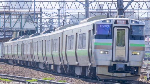快速「エアポート」で運行しているJR北海道733系電車(中村　昌寛/写真AC)