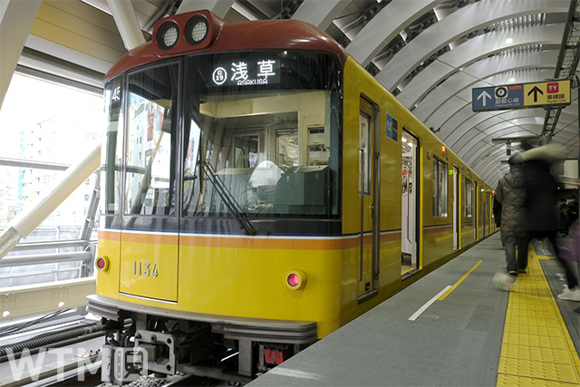 銀座線渋谷駅に停車中の東京メトロ1000系電車(EIKICHI/写真AC)