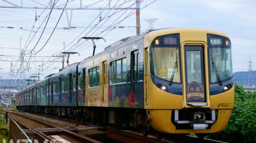 柳川観光列車「水都」で運行している西鉄3000形電車(tetsuo1338/PIXTA)