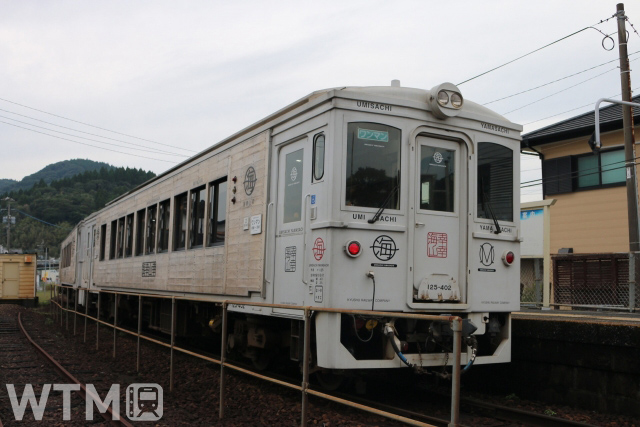 特急「海幸山幸」として運行するJR九州キハ125系気動車(KUZUHA/写真AC)
