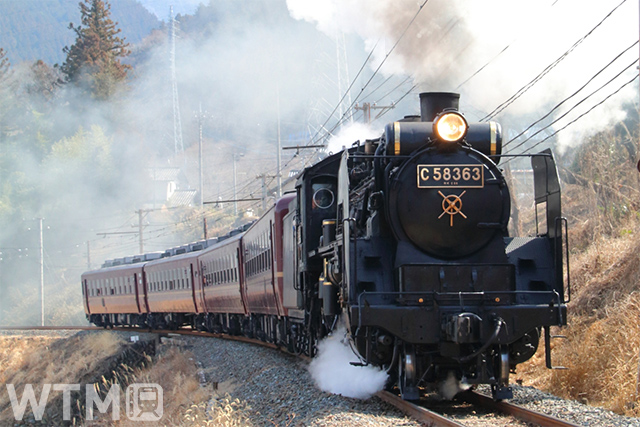 「SLパレオエクスプレス」で運行している秩父鉄道C58形363号機蒸気機関車(実生の桃/写真AC)