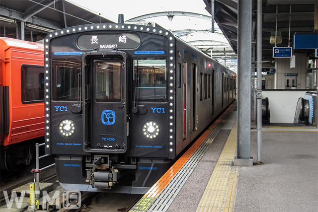 長崎本線などで運行するJR九州YC1系ハイブリッド気動車(nozomi500/写真AC)