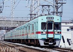 天神大牟田線で運行している西鉄6000形電車(ゴスペル/PIXTA)