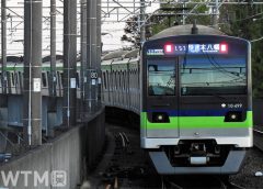 都営新宿線で運行している東京都交通局10-300形電車(ジュンP/写真AC)