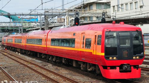 臨時快速「足利イルミネーション」に使用されるJR東日本253系電車(ちゃんこちゃんこ/写真AC)
