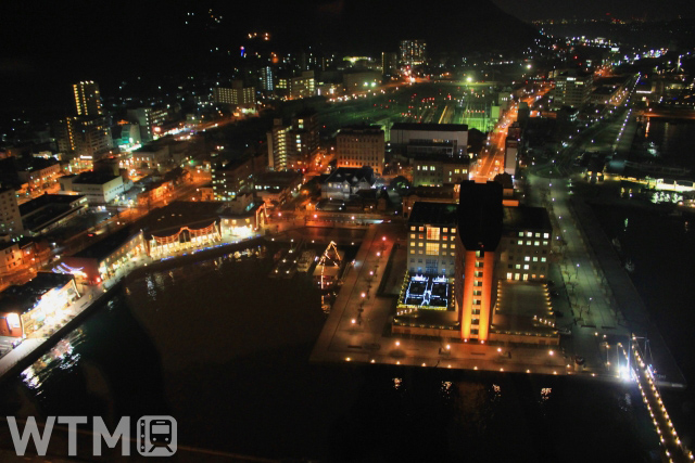 門司港レトロ展望室から眺める夜景(rupann7777777/写真AC)