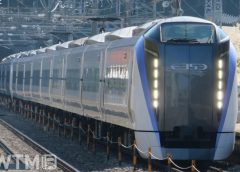 特急「あずさ」「かいじ」などで運行しているJR東日本E353系電車(猫三郎/写真AC)