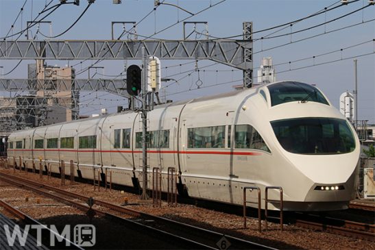 ドーム型天井「白いロマンスカー」定期運行終了へ  VSE ラストランまで特別装飾 小田急