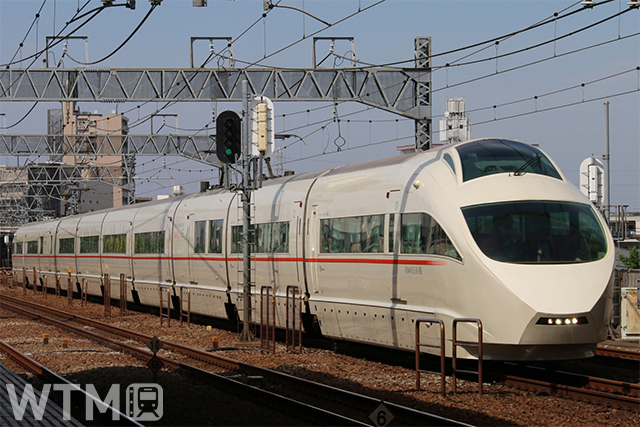 小田急ロマンスカー・VSE50000形電車(KUZUHA/写真AC)