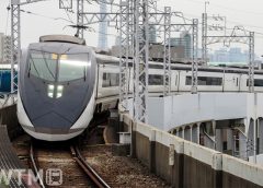 青砥駅に到着する京成スカイライナーAE形電車(nozomi500/写真AC)