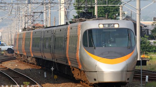 特急「しおかぜ」「いしづち」などで運行しているJR四国8000系電車(やんちんぐ/写真AC)