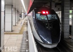 「スカイライナー」として運行している京成AE形電車(nozomi500/写真AC)