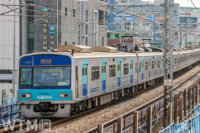 首都圏電鉄4号線などで運行している韓国鉄道公社341000系電車(스마트랜스/Pixabay)