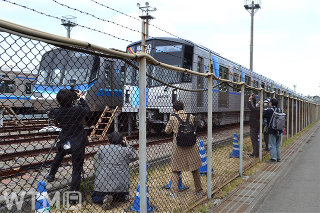上永谷車両基地で行われた横浜市営地下鉄ブルーライン4000形のプレス撮影会のようす(Katsumi/TOKYO STUDIO)