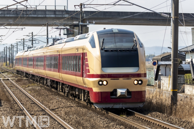東北新幹線救済の臨時快速列車としても運用されたJR東日本E653系電車(時の記録者/写真AC)