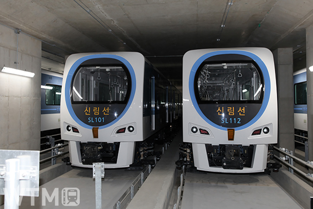 新林線都市鉄道で運行する南ソウル軽電鉄SL000号台電車(画像提供: ソウル特別市)